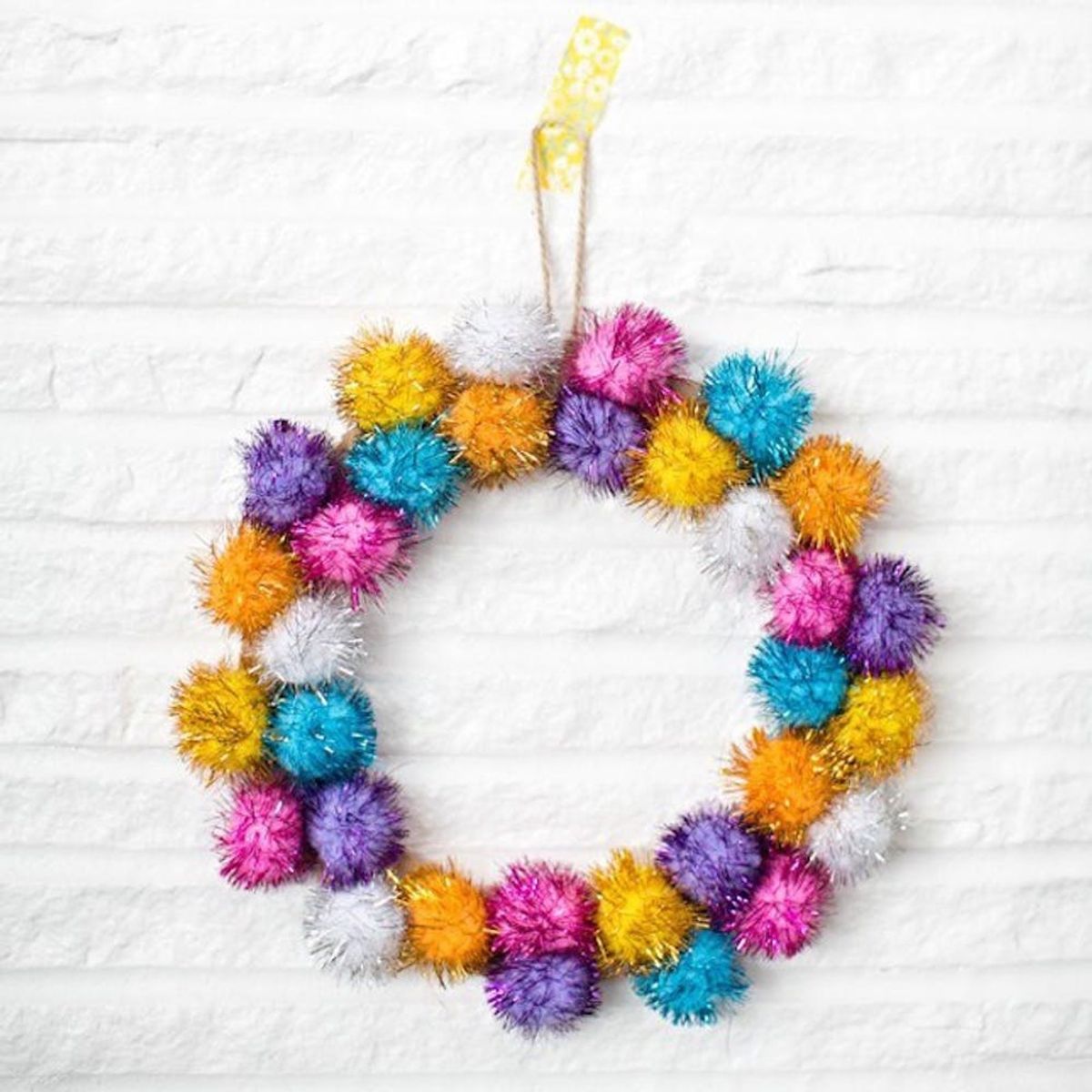 17 Leafless Holiday Wreaths You Can Totally DIY