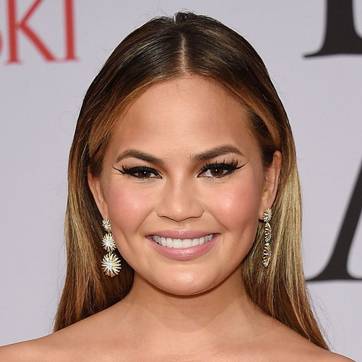 You Need to Know Chrissy Teigen’s Hair Hack Before You Go Out This Weekend