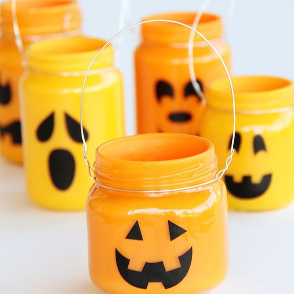 12 Ways to Use Mason Jars in Your Halloween Decor