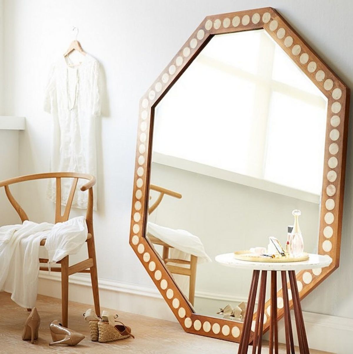 17 Beautiful Oversized Mirrors to Make Any Space Feel Bigger