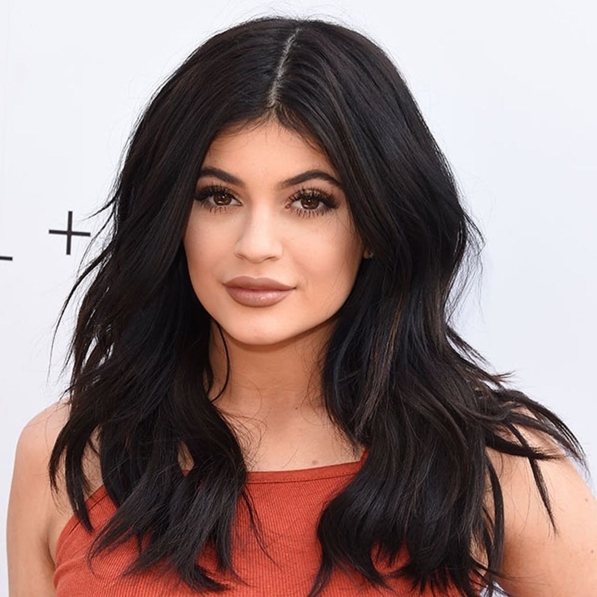 How to Copy Kylie Jenner’s Beauty Routine With ALL Drugstore Products