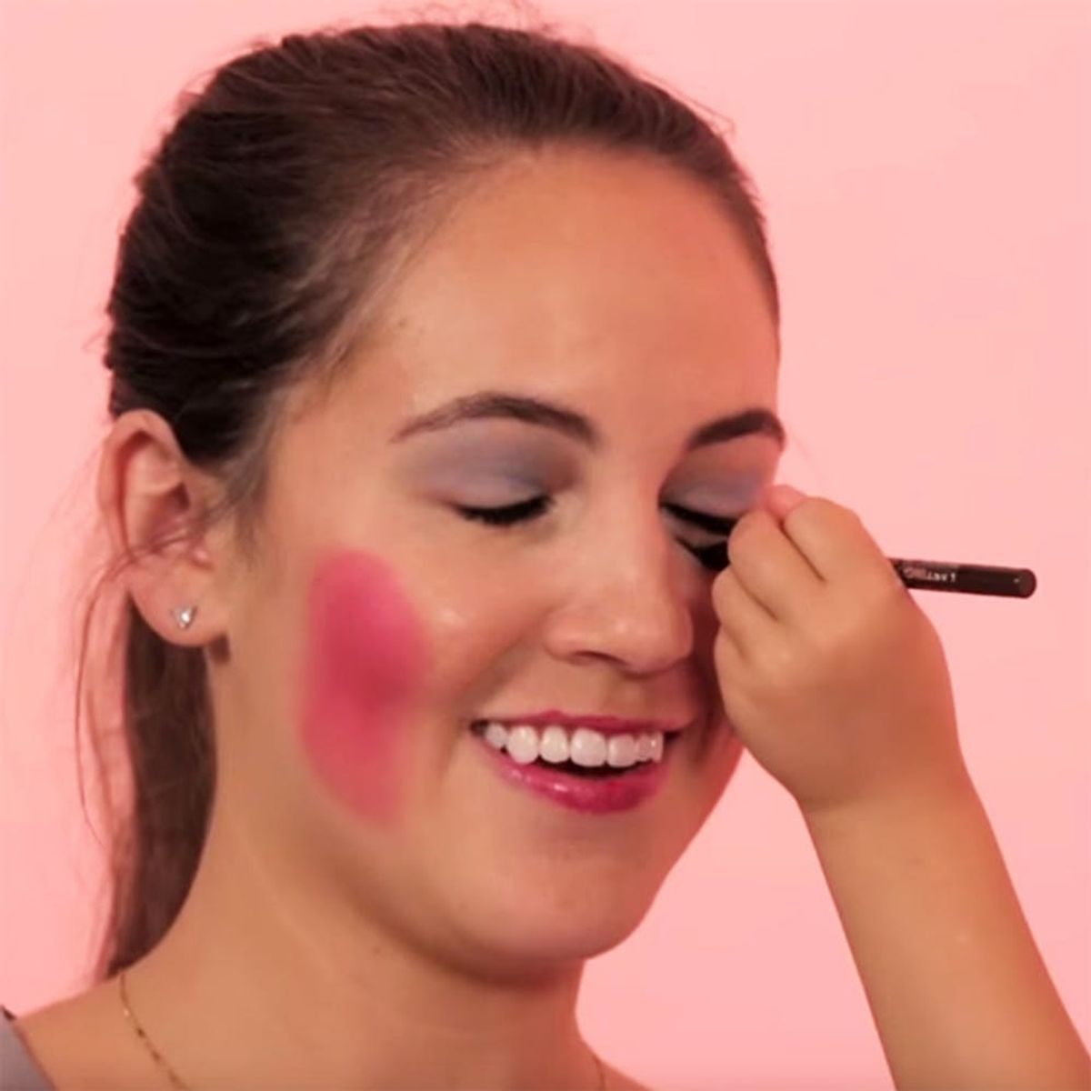 Watch Little Girls Help Women Get Ready for a Date + More for Your Commute
