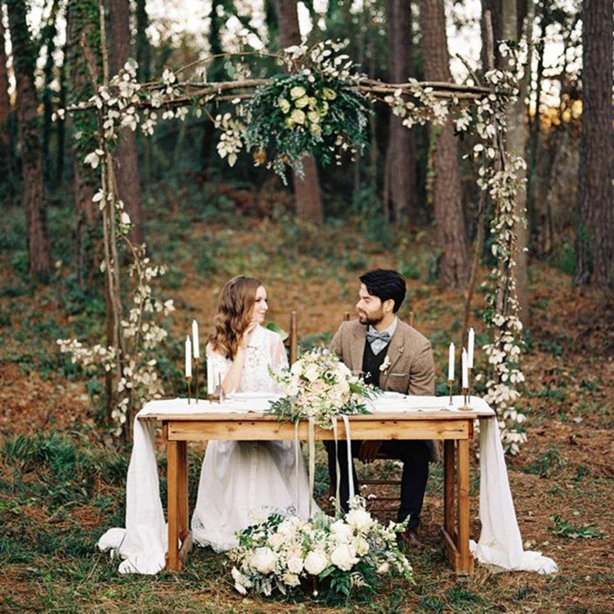 10 Stunning Sweetheart Tables for Creative Couples