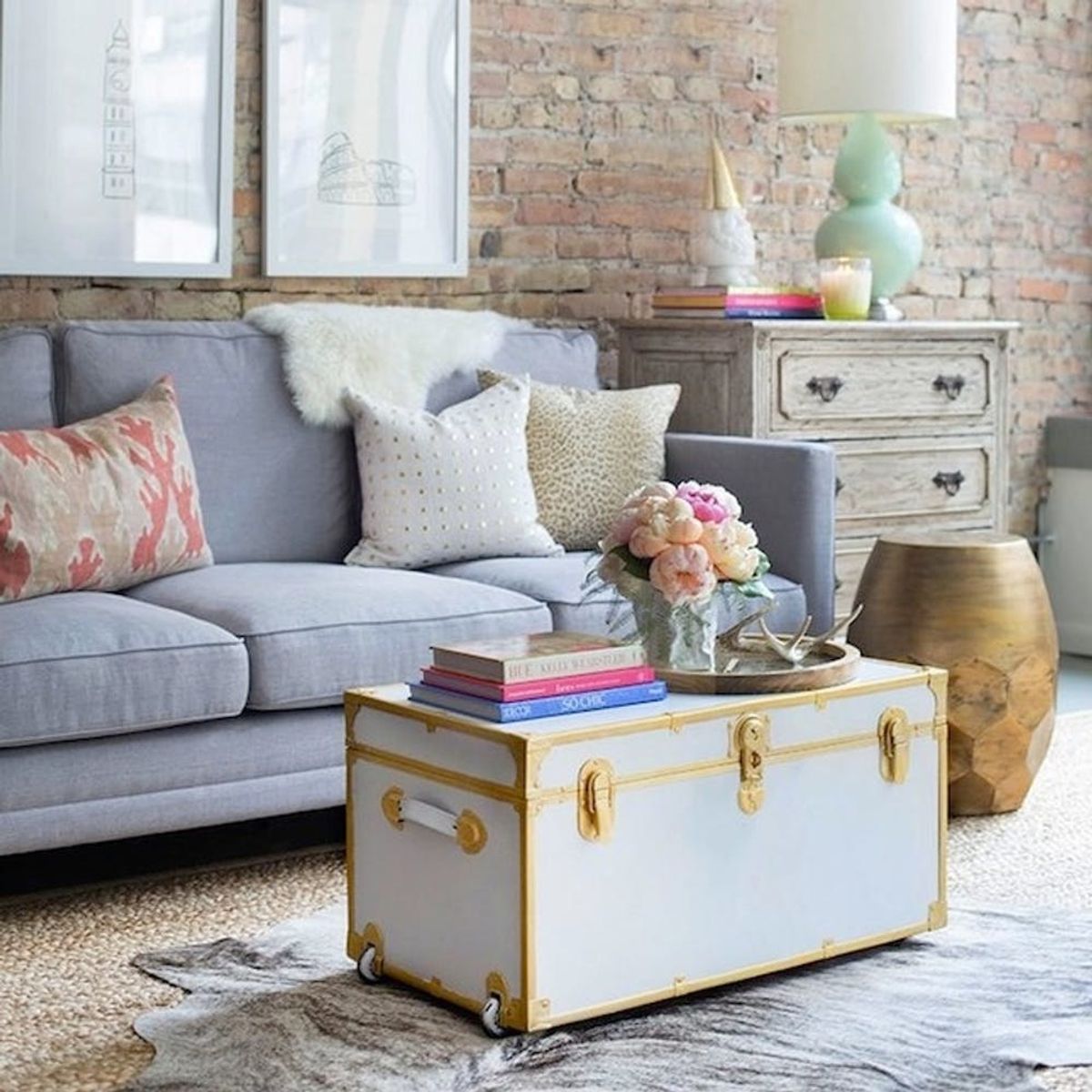 15 Beautiful Ways to Decorate With Trunks
