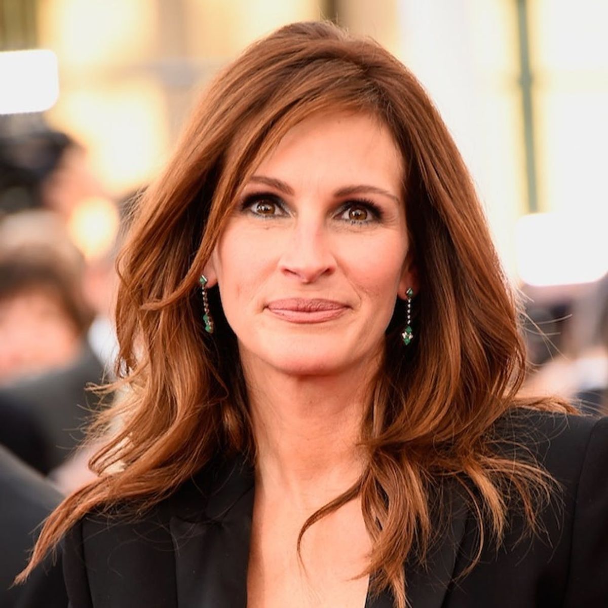 Get the Look of Julia Roberts’ Easy, Breezy NYC Apartment