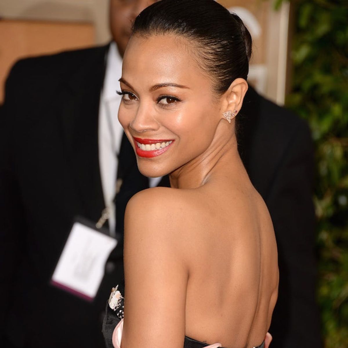 Zoe Saldana’s Workout Selfie Is Starting a Movement With Moms
