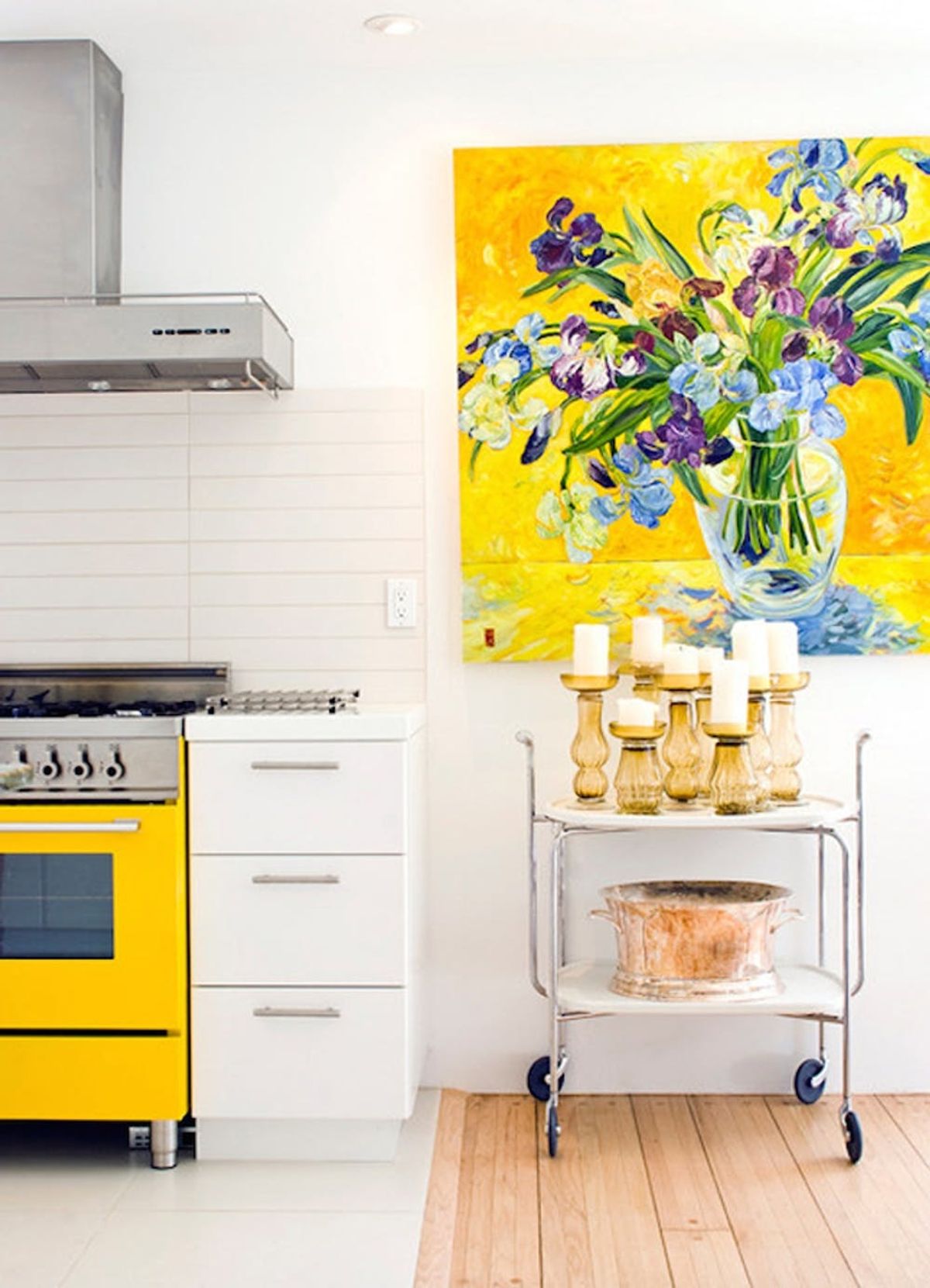 15 Bright Yellow Kitchens That Will Make You Smile