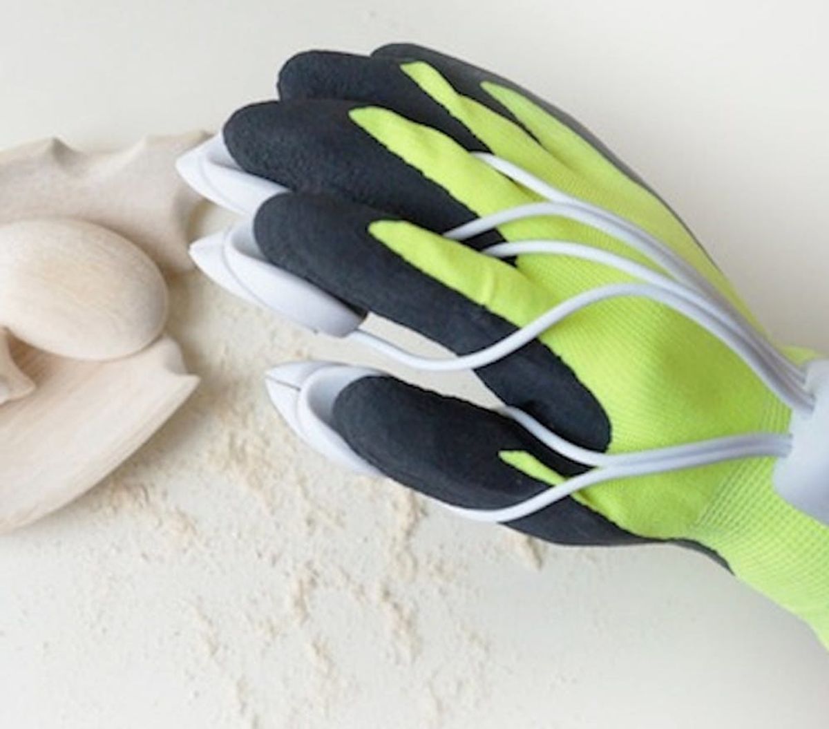 These Weird Gloves Let You Carve Wood and Stone With Your Fingers