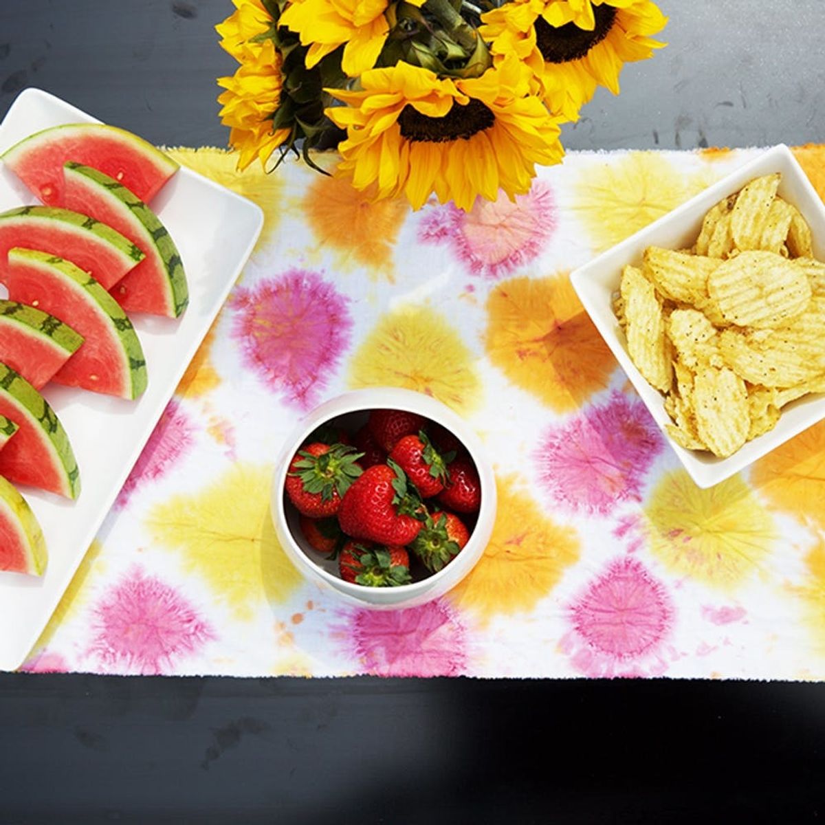 This DIY Tie Dye Polka Dot Table Runner Is Summer Picnic-Approved