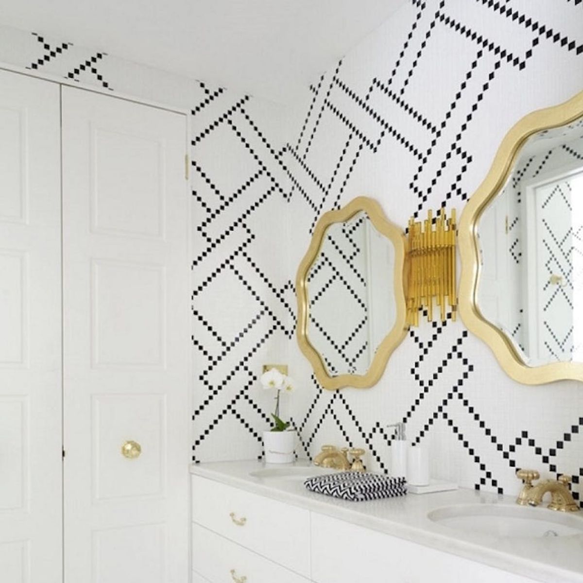 18 Gorgeous Ways to Use Wallpaper in Your Bathroom
