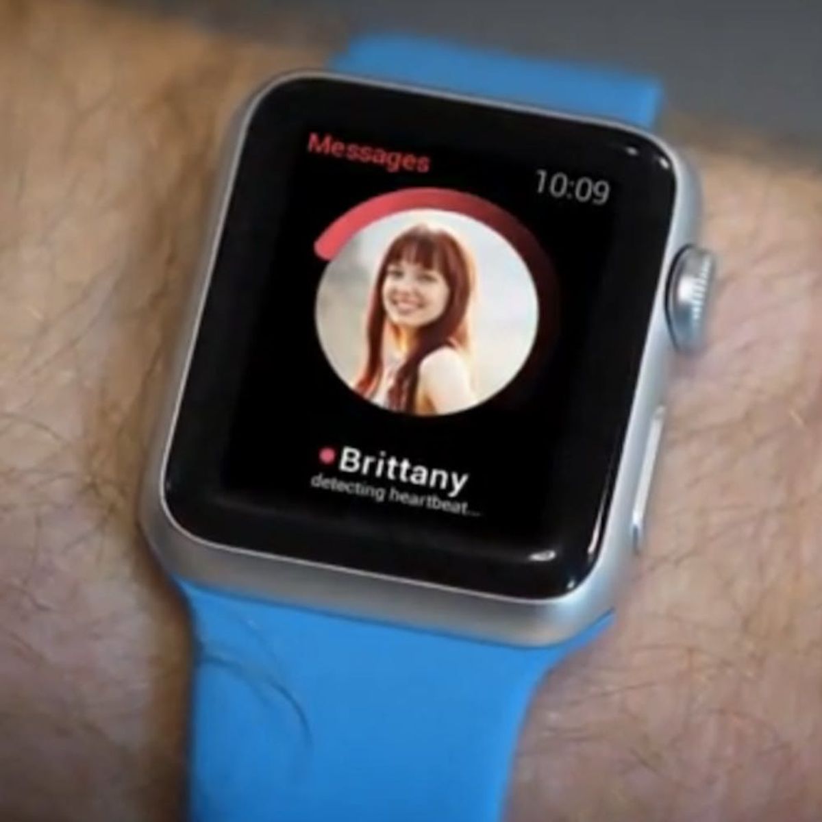Apple Watch and Tinder Are About to Totally Change the Way You Swipe