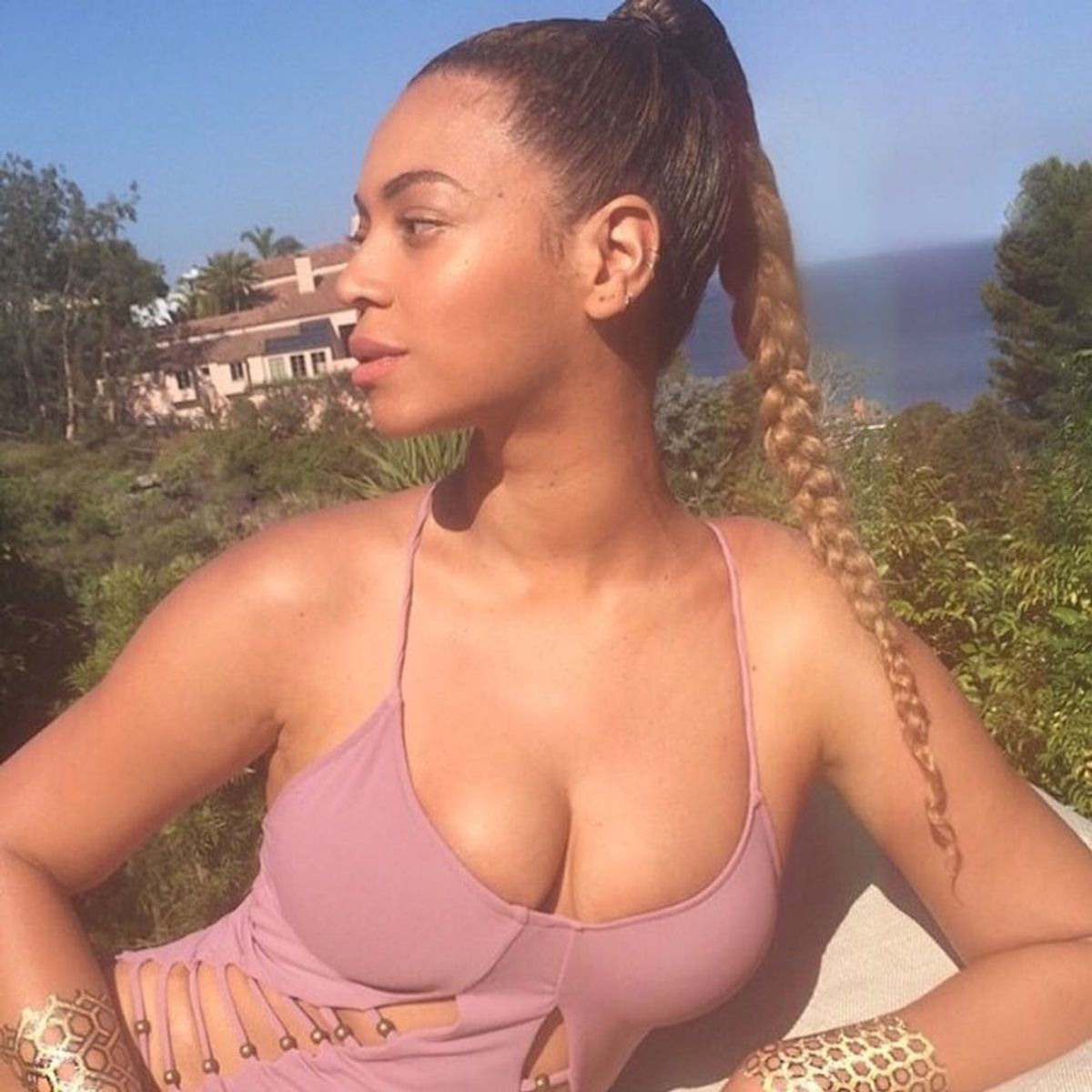 4 Ways to Steal Beyoncé’s Makeup-Free Beach Babe Look