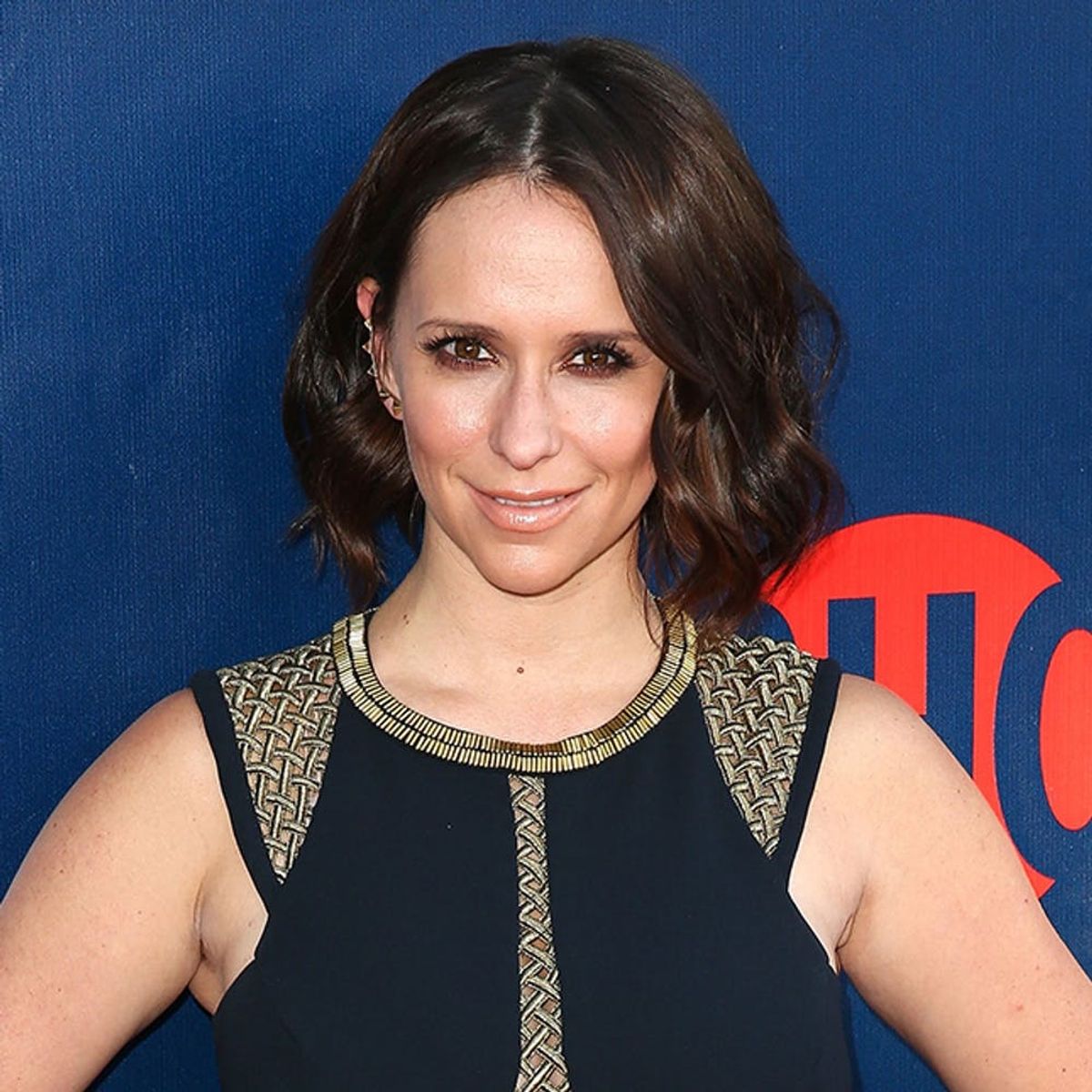 This Is Why Jennifer Love Hewitt Is Showing Off Her Baby Bump
