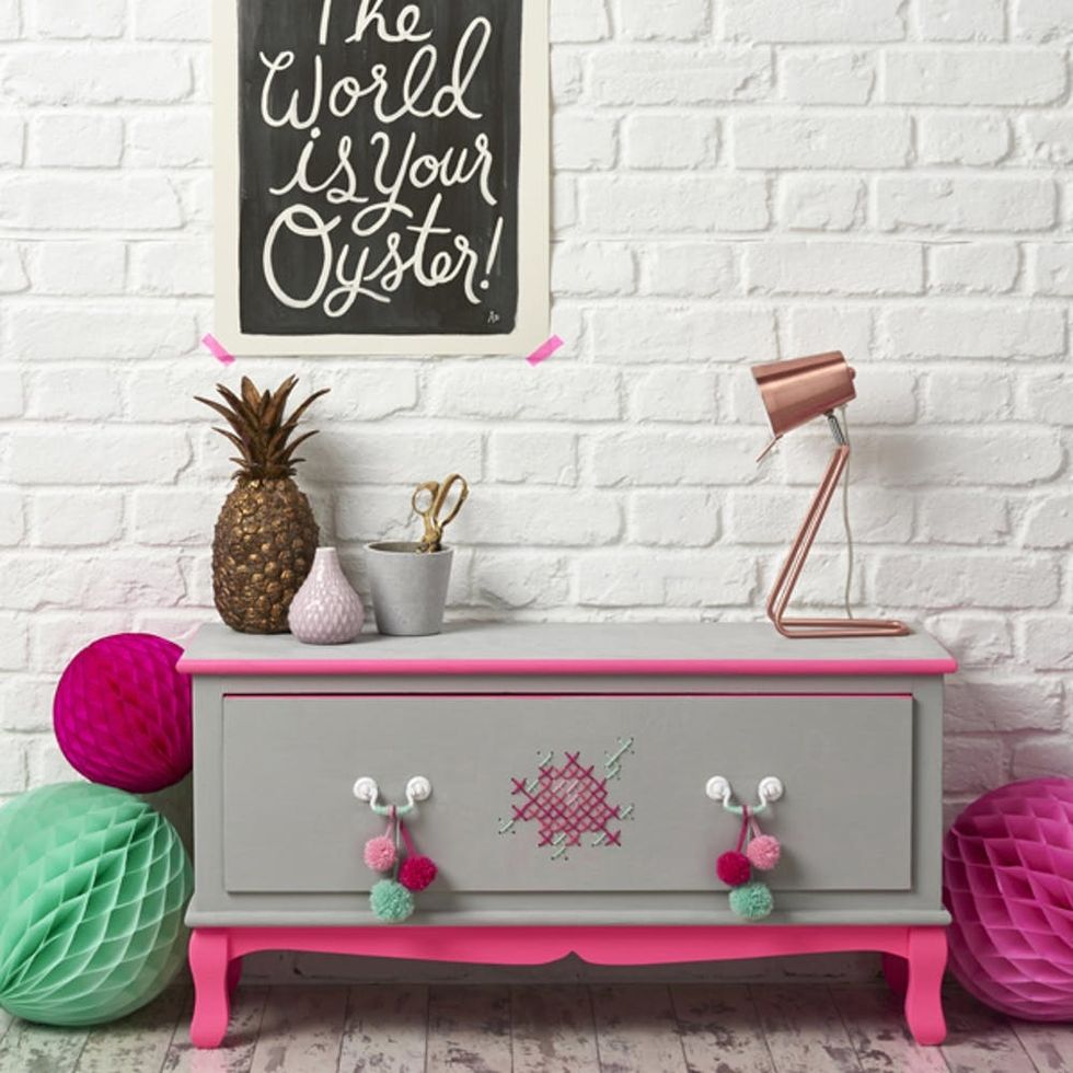 What to Make This Weekend: Cross Stitched Furniture, Gold Foil Totes + More