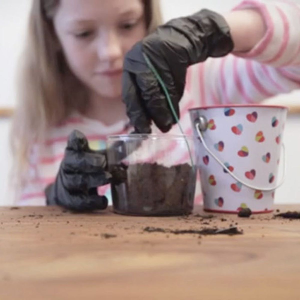 This Kickstarter Is Crowdfunding for a Battery That Runs on Mud