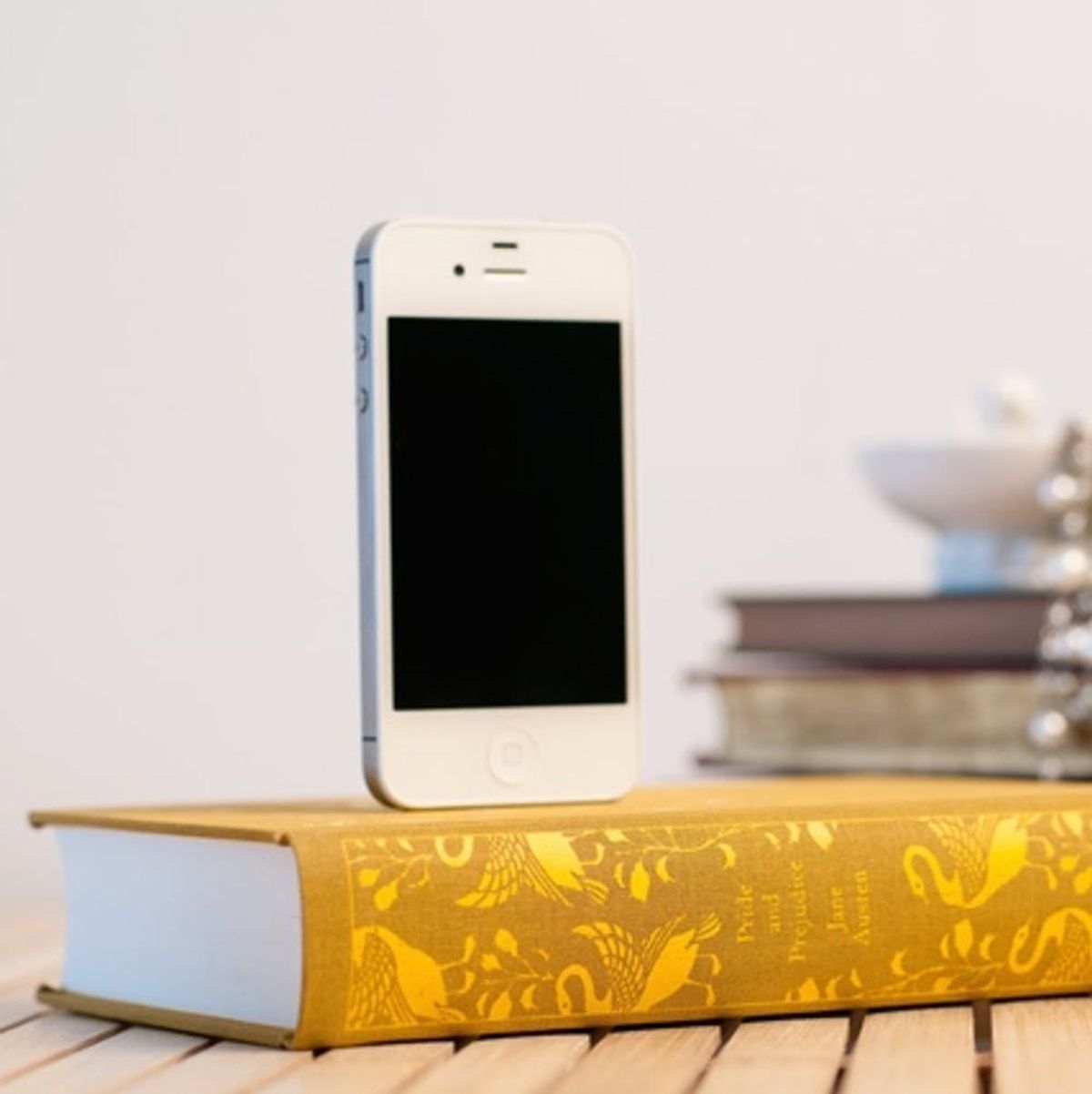 11 Must-Have Gadgets for Book Lovers