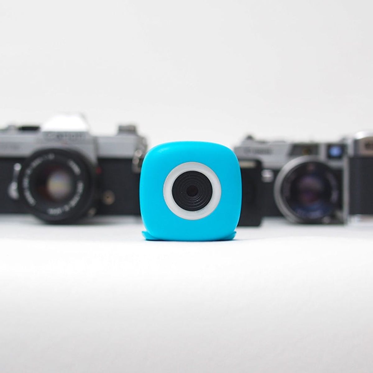 This Tiny Camera Is the Selfie Stick’s Biggest Nightmare