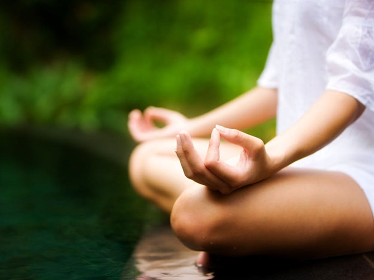 6 Benefits of Meditation (+ 3 Ways to Do It)
