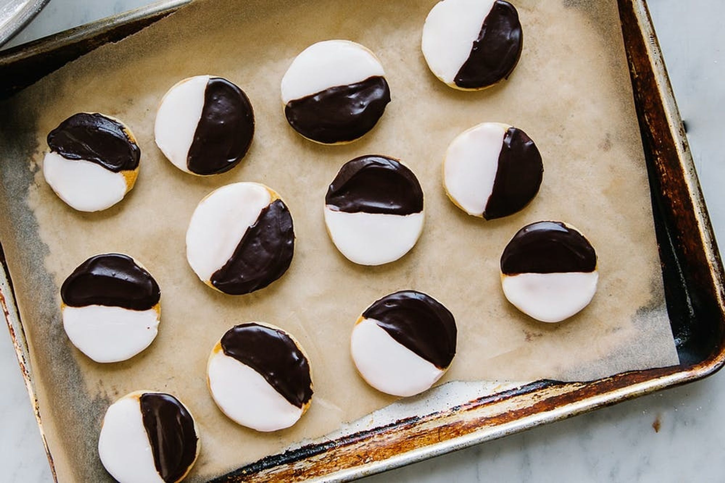 20 Tuxedo-Inspired Sweets for Your Oscars Party