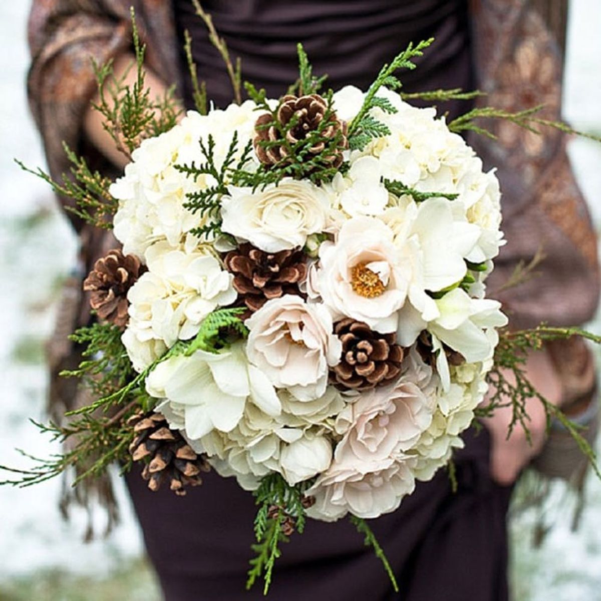 10 Beautiful Bouquets for Your Winter Wedding