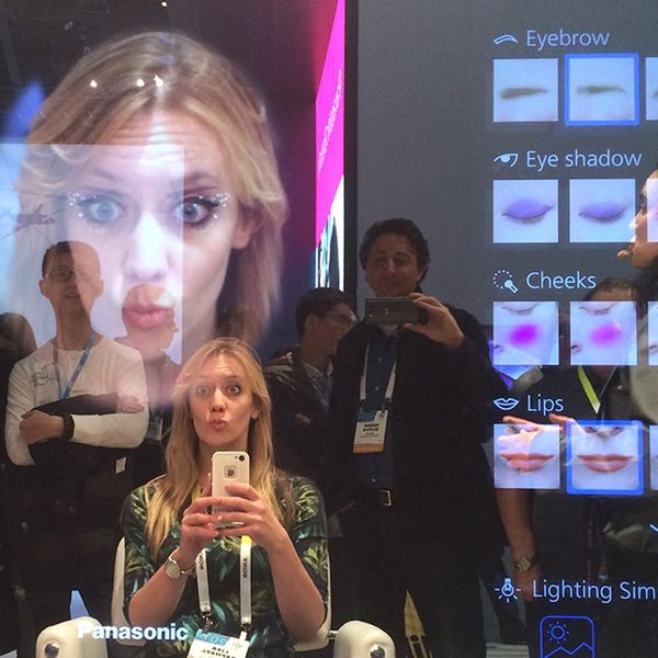 Smart Mirror Spots Wrinkles, Makes You Look like You’re in Hunger Games