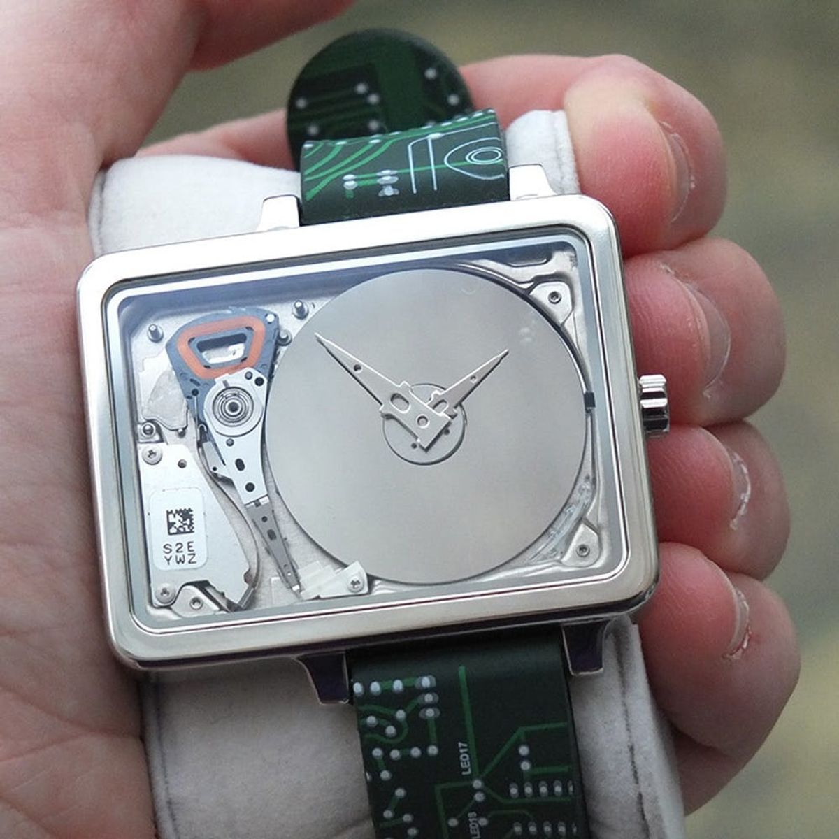 Kick It Old School With This Techy Watch