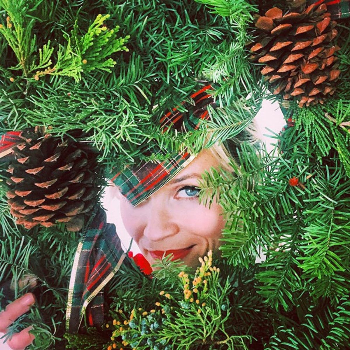 44 Celebs You Wish You Spent Christmas With
