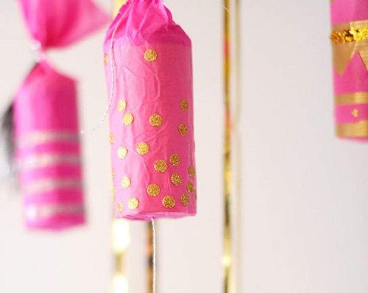 Get Crackin’ With These 12 DIY Holiday Crackers