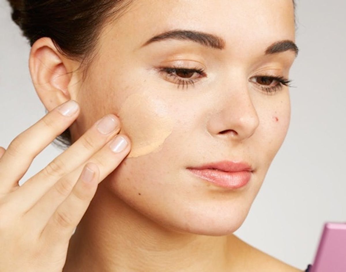 12 Sneaky Secrets for Covering up a Blemish