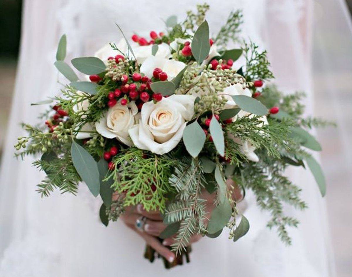 15 Beautiful Bouquets for Your Winter Wedding