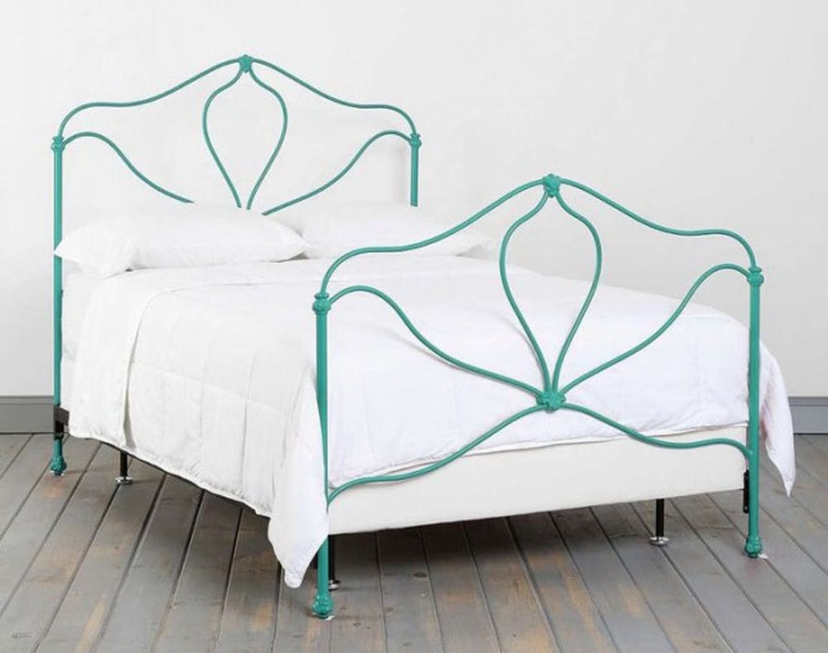 10 Beautiful Beds You’ll Never Want to Leave