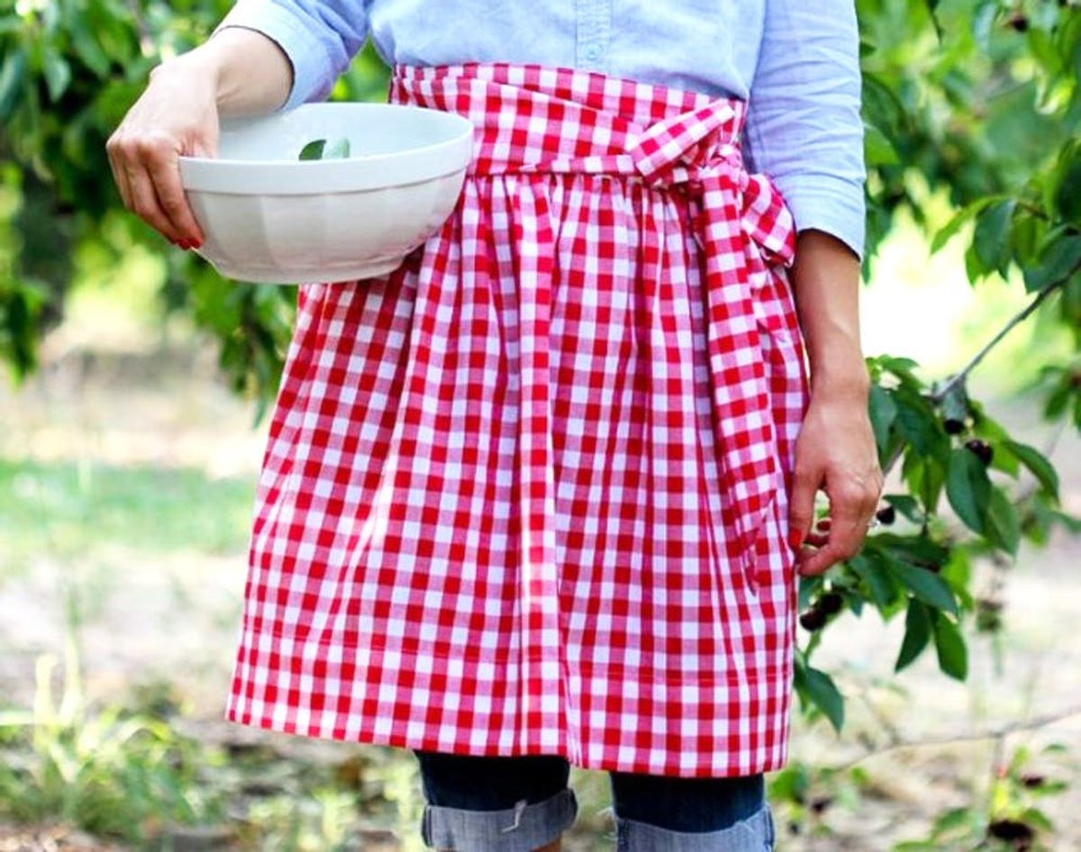 11 Aprons You’ll Want to DIY Before Your Next Party