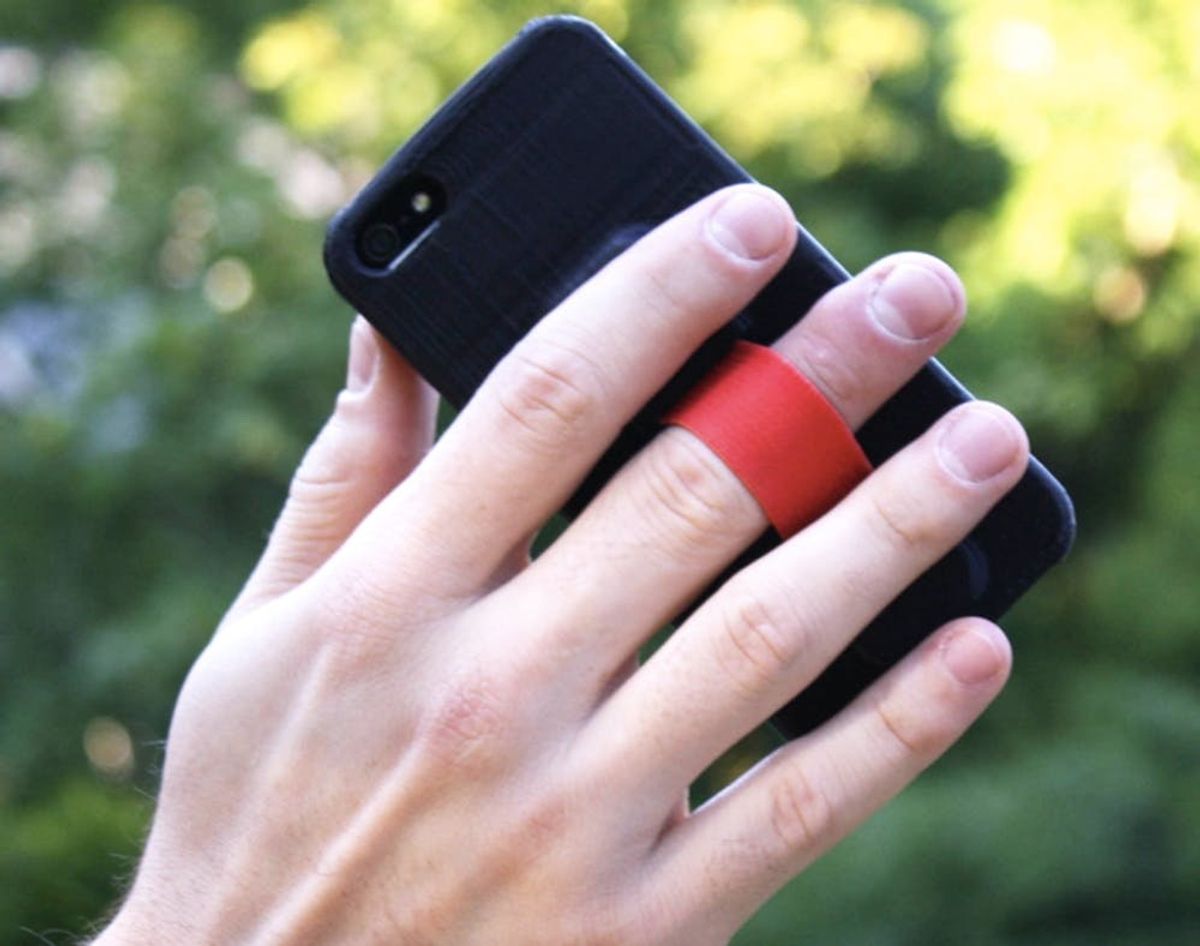 Clumsy? This Case Makes Your Phone Un-Droppable