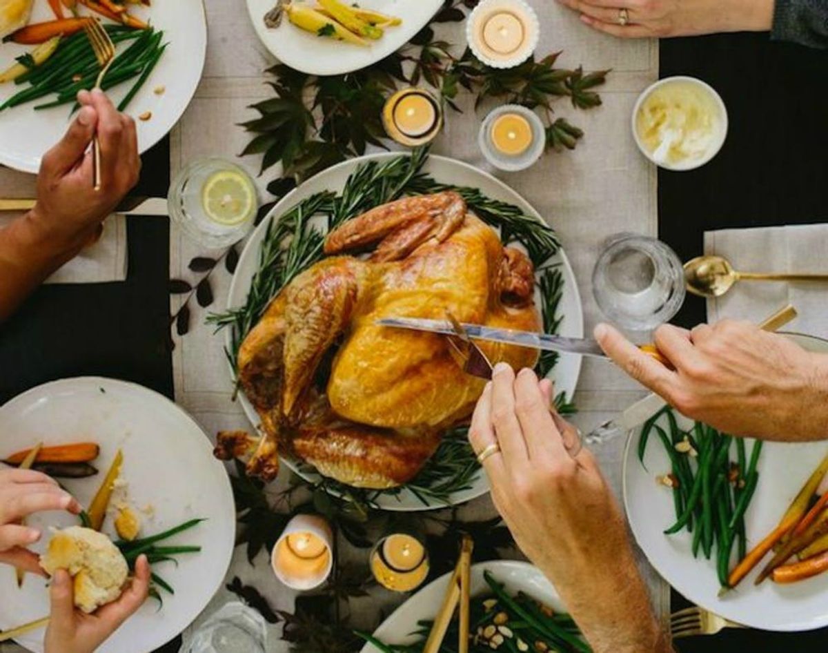 How to Set The Ultimate Friendsgiving Table