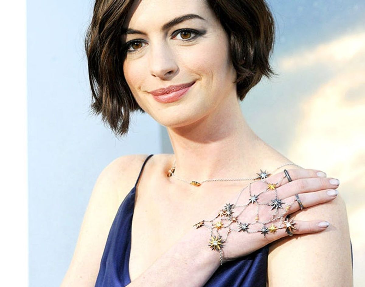 New Celeb Trend: 9 Ways to Wear a Hand Chain like Anne Hathaway