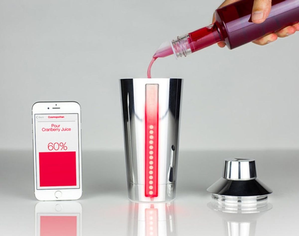 This Smart Shaker Basically Makes Cocktails for You