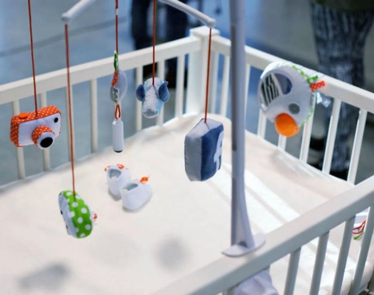 Crazy or Cool? This Mobile Lets Your Baby Take Selfies