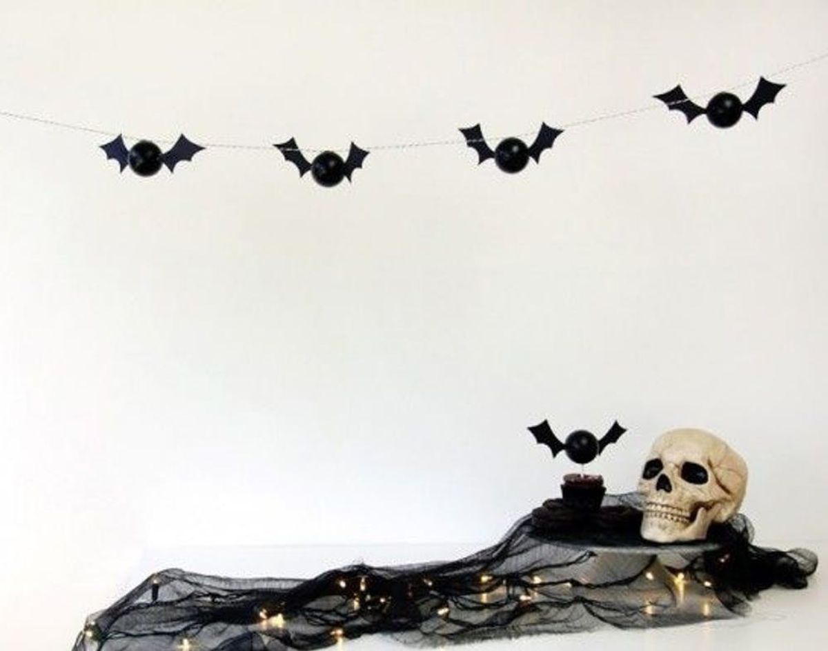 18 Frightfully Festive Garlands to Make This Halloween