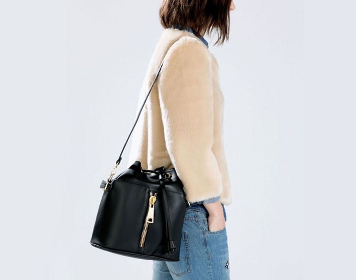 22 Trendy Bucket Bags to Tote Around