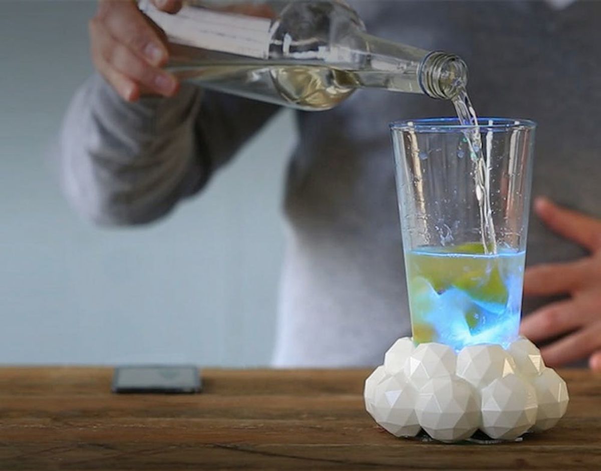 This Smart Cocktail Shaker Makes a Perfect Drink Every Time