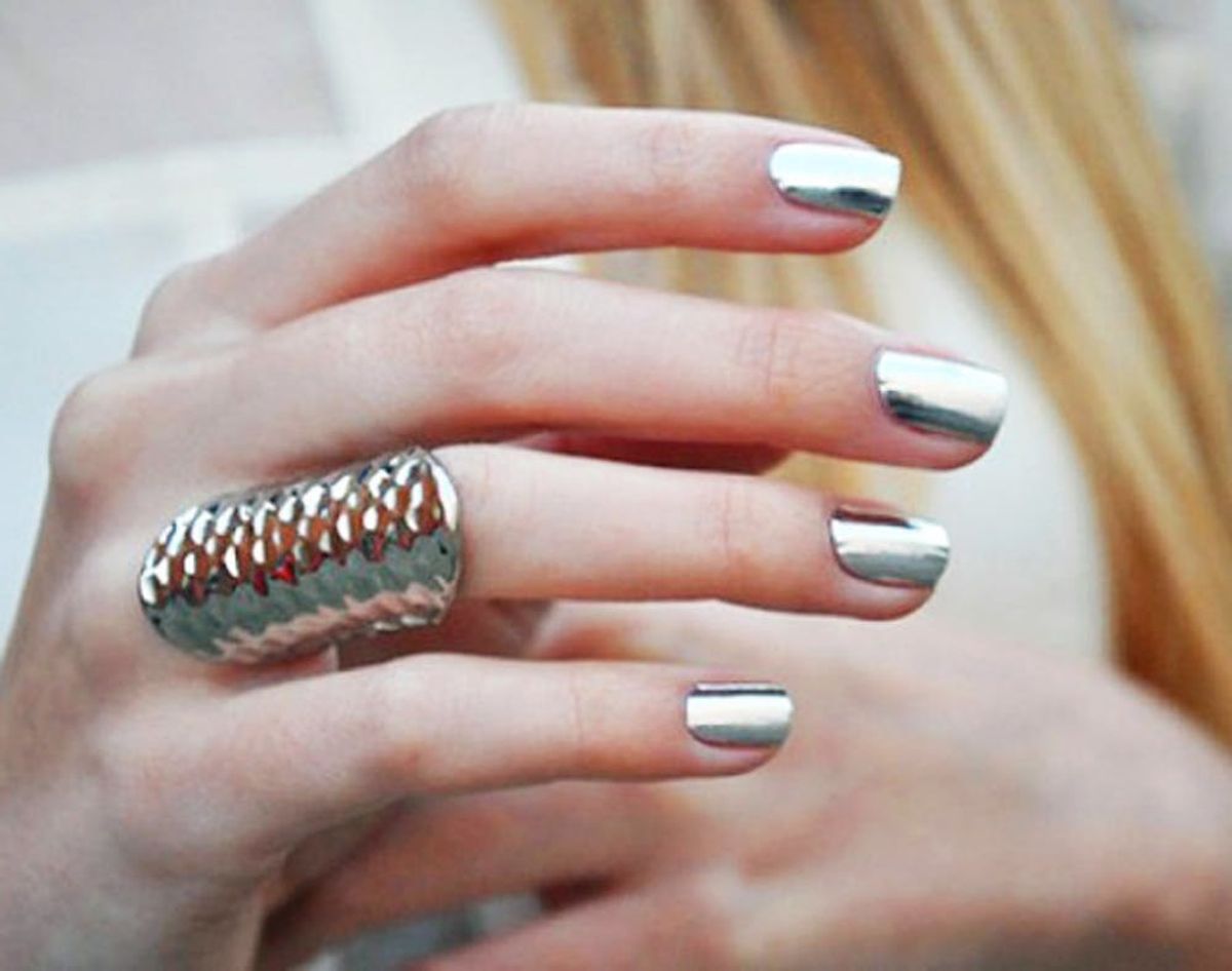 10 Metallic Manis for the Unconventional Bride
