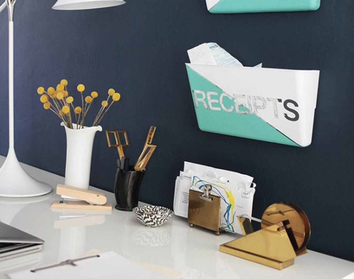 17 DIY Projects to Organize Your Workspace