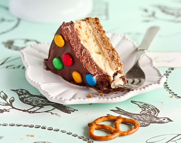 19 Sweet Treats Made With Pretzels