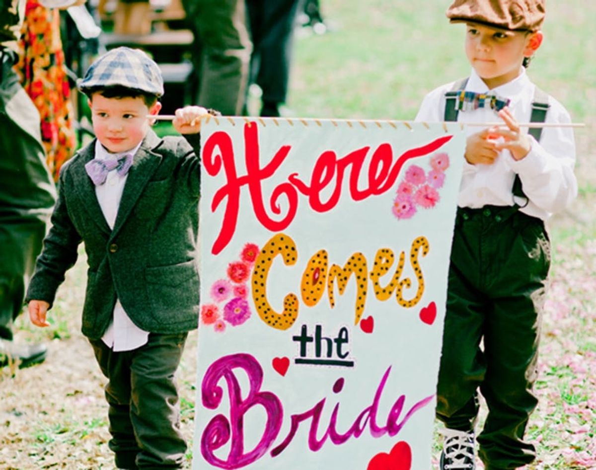 Here Comes the Bride! 17 Signs to Announce Your Arrival