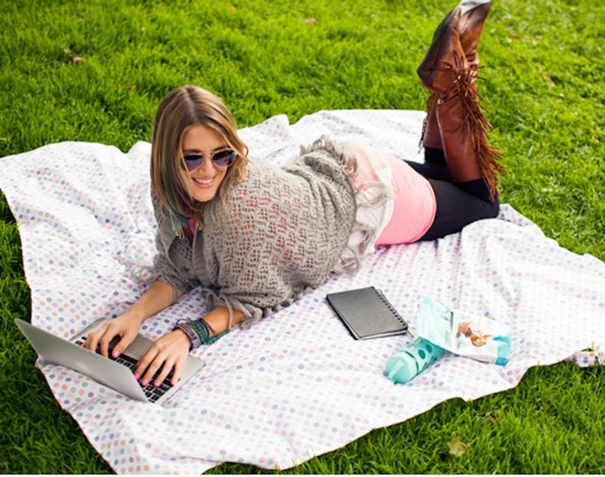 18 Awesome Blankets to Pack for Your Next Picnic