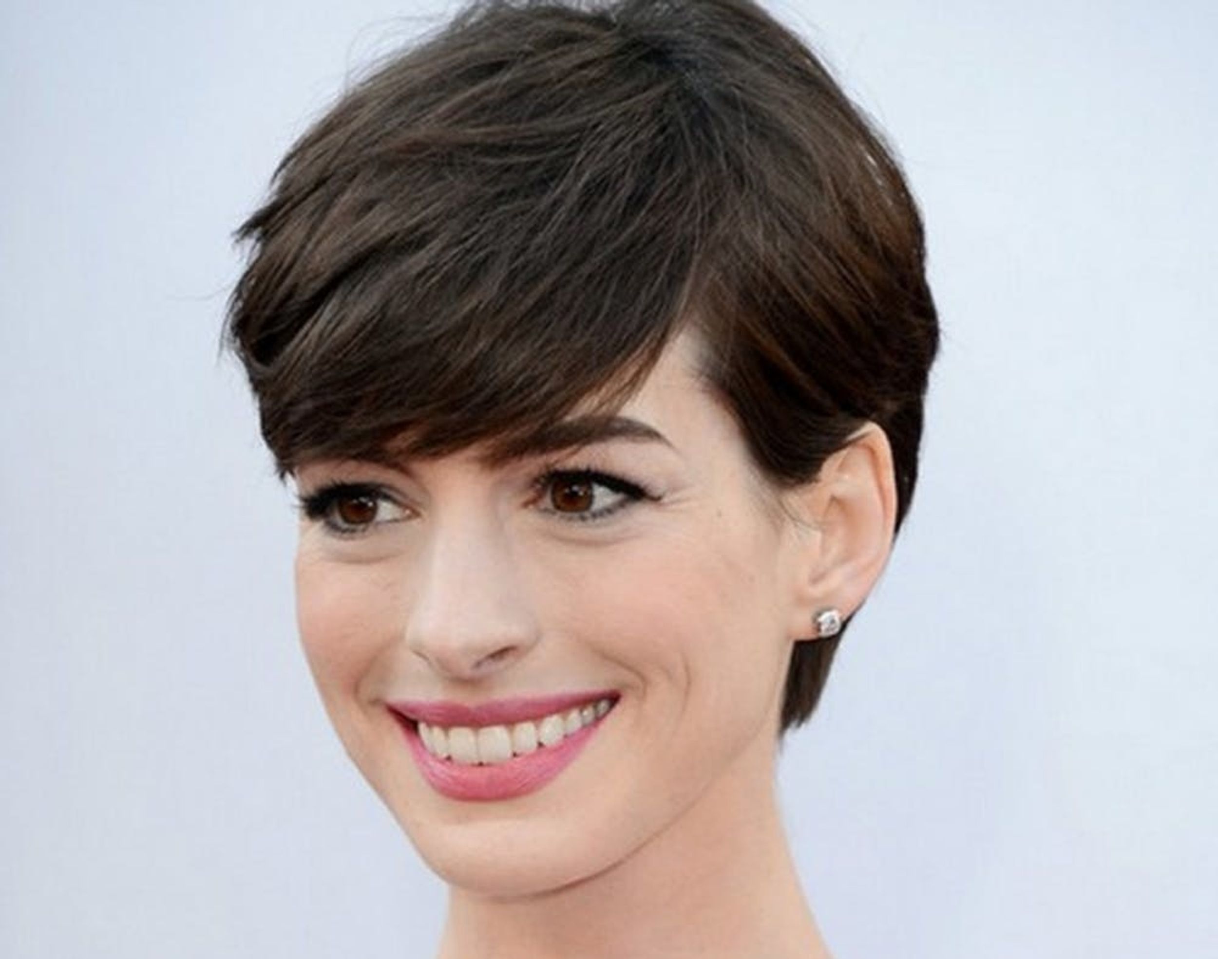 10 Pretty Ways to Grow Out Your Pixie Cut