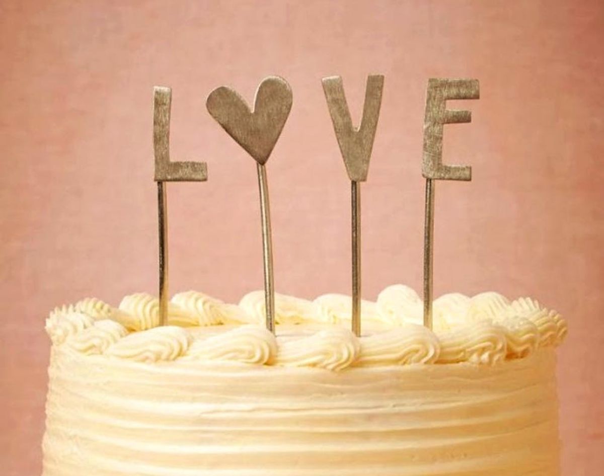 Express Yourself With One of These 20 Typography Cake Toppers