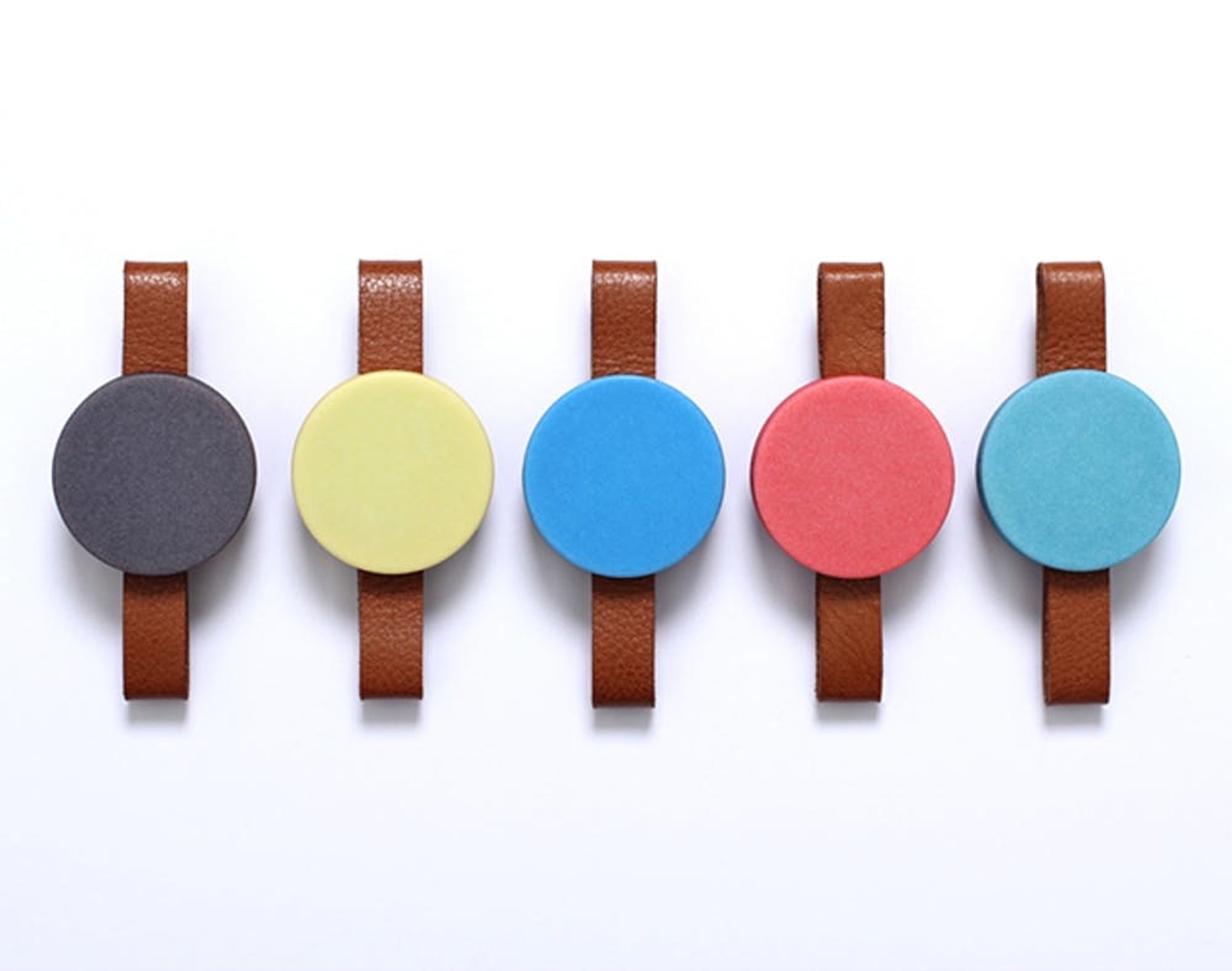 Durr Is a Beautiful Wearable That Vibrates to Tell Time