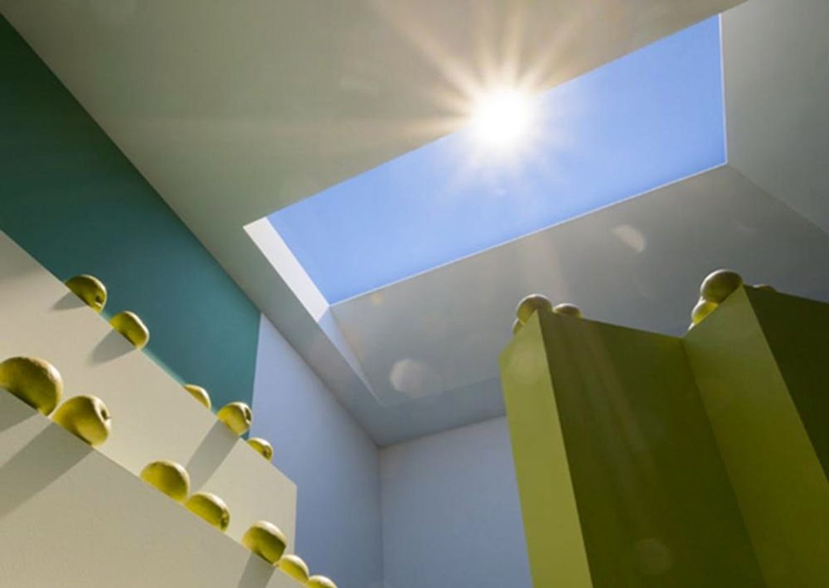 This Faux Window Gives You Tropical Sunlight 365 Days a Year