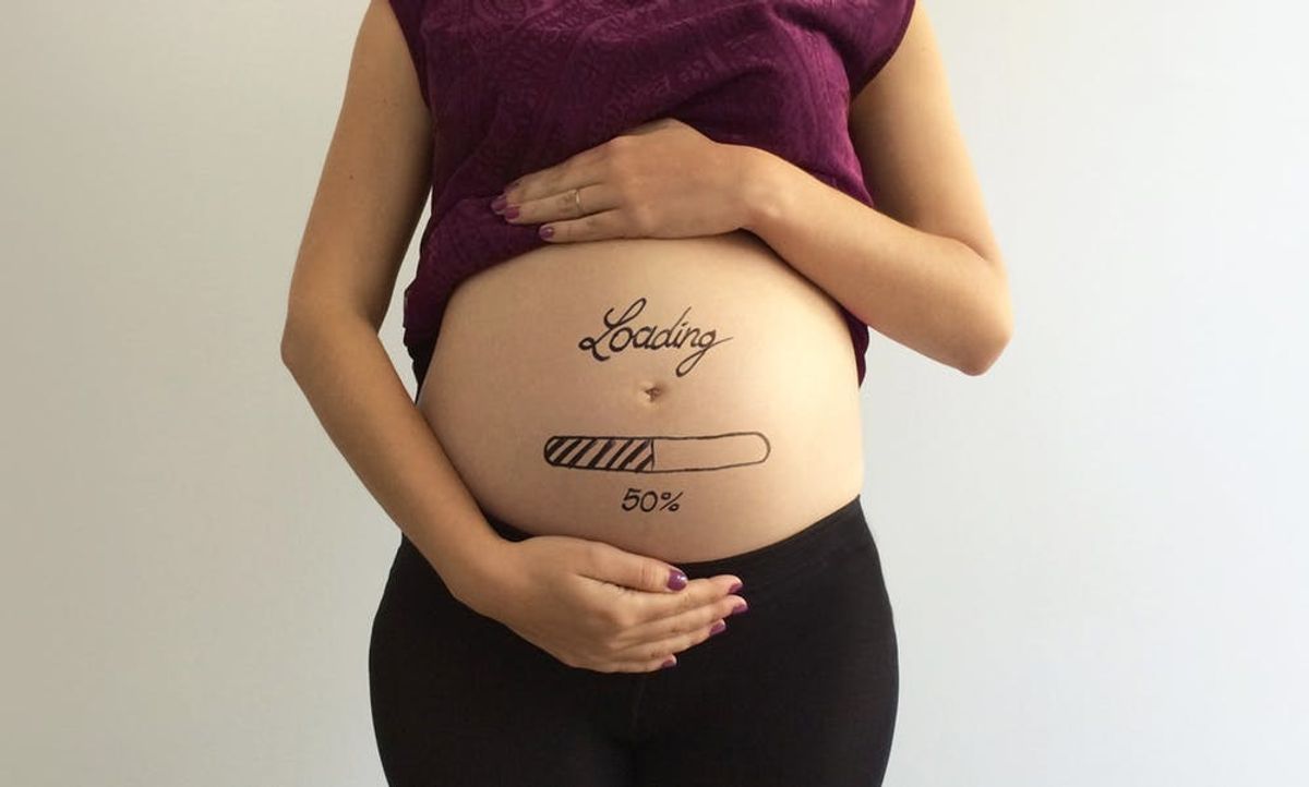 15 Creative Pregnancy Photo Ideas